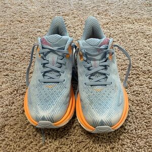 Hoka Clifton 9 size 6